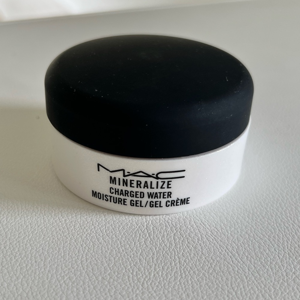 MAC Mineralize Charged Water Gel